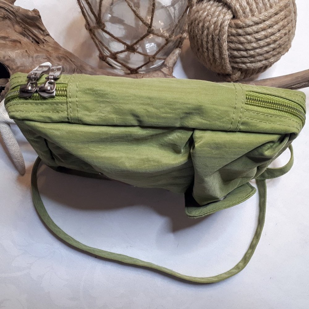 Baggallini Multi-Pocket Nylon Convertible Bagg - Picture 8 of 12